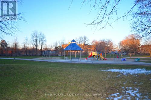 15 - 222 Pearson Street, Oshawa, ON - Outdoor