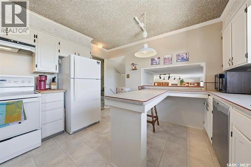74 Harvard Crescent, Saskatoon, SK - Indoor Photo Showing Kitchen