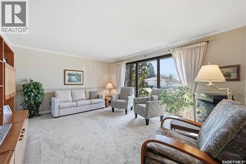 74 Harvard Crescent, Saskatoon, SK - Indoor Photo Showing Living Room