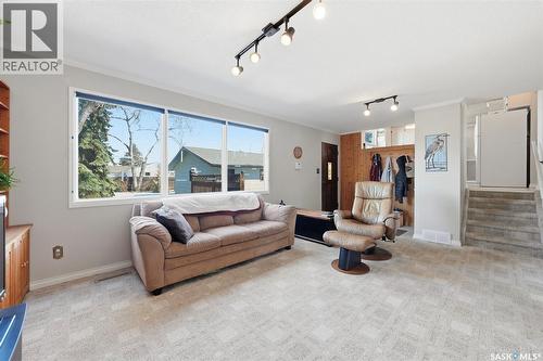 74 Harvard Crescent, Saskatoon, SK - Indoor Photo Showing Living Room