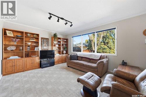 74 Harvard Crescent, Saskatoon, SK - Indoor Photo Showing Living Room