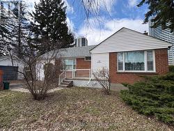 32 MEADOWVIEW AVENUE Markham, ON L3T 1K5