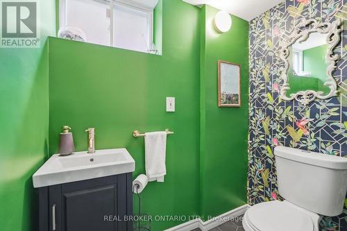 178 Delmar Drive, Hamilton, ON - Indoor Photo Showing Bathroom