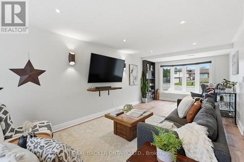 178 Delmar Drive, Hamilton, ON - Indoor Photo Showing Living Room