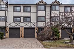 5 - 4 BRADBROOK ROAD Toronto, ON M8Z 5V3