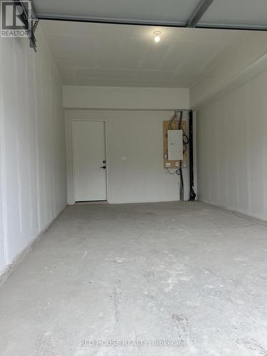 158 Everett Common, St. Catharines, ON - Indoor Photo Showing Garage