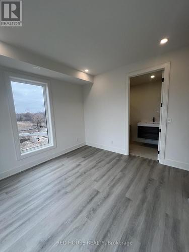 176 Everett Common, St. Catharines, ON - Indoor Photo Showing Other Room
