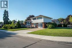 178 DELMAR Drive  Hamilton, ON L9C 1J9