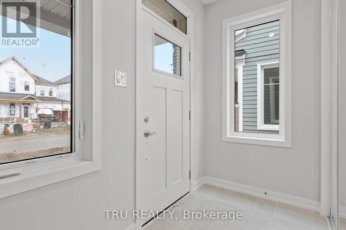 75 Hackamore Crescent, Ottawa, ON - Indoor Photo Showing Other Room