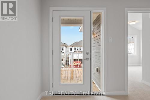 75 Hackamore Crescent, Ottawa, ON - Indoor Photo Showing Other Room