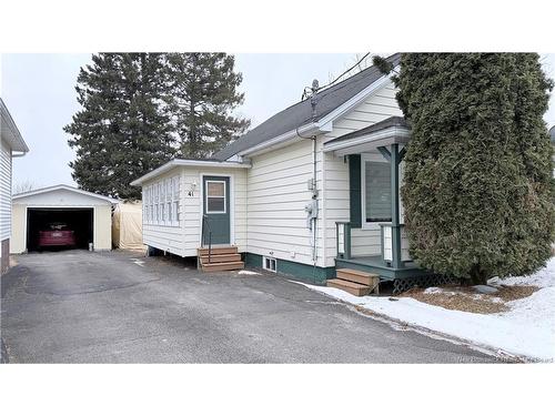 41 Lapointe St, Saint-Léonard, NB 
