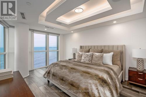 608 - 2060 Lakeshore Road, Burlington, ON - Indoor Photo Showing Bedroom