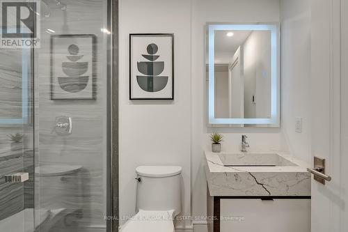 608 - 2060 Lakeshore Road, Burlington, ON - Indoor Photo Showing Bathroom