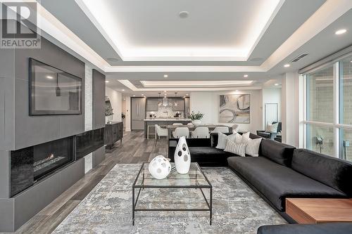 608 - 2060 Lakeshore Road, Burlington, ON - Indoor Photo Showing Living Room