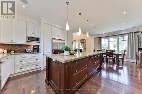 80 Oakes Drive, Mississauga, ON - Indoor Photo Showing Kitchen With Upgraded Kitchen