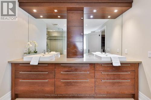 80 Oakes Drive, Mississauga, ON - Indoor Photo Showing Bathroom