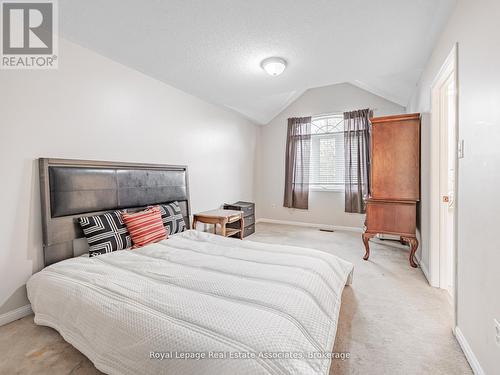 6214 Miriam Way, Mississauga, ON - Indoor Photo Showing Bedroom