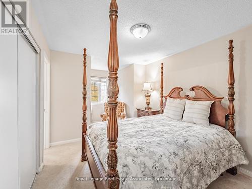 6214 Miriam Way, Mississauga, ON - Indoor Photo Showing Bedroom