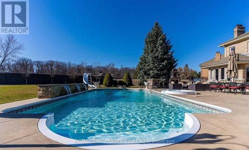 5128 Elderview Court, Mississauga, ON - Outdoor With In Ground Pool