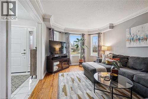 339 Daniel Crescent, Elora, ON - Indoor Photo Showing Living Room