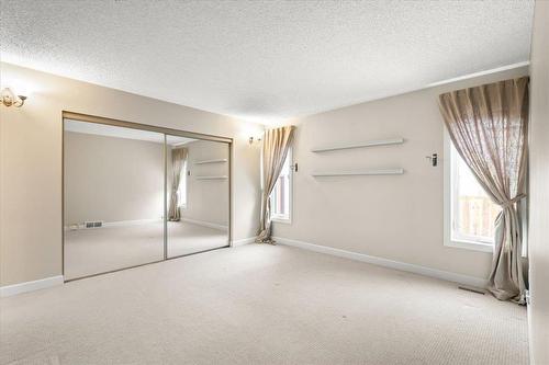 69 Woodington Bay, Winnipeg, MB - Indoor Photo Showing Other Room