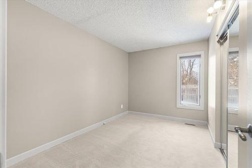 69 Woodington Bay, Winnipeg, MB - Indoor Photo Showing Other Room