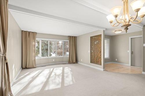 69 Woodington Bay, Winnipeg, MB - Indoor Photo Showing Other Room