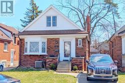 143 HUXLEY AVENUE S  Hamilton, ON L8K 2P9