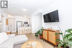 600 NORTH SERVICE Road Unit# 501 Stoney Creek, ON L8E 5A7