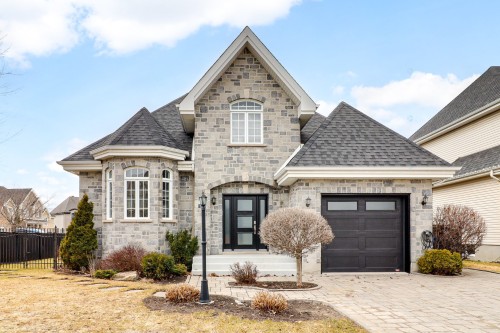 156 Rue du Médoc  Terrebonne (Lachenaie), QC J6W 6L8