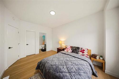 27 Indra Cr, Winnipeg, MB 