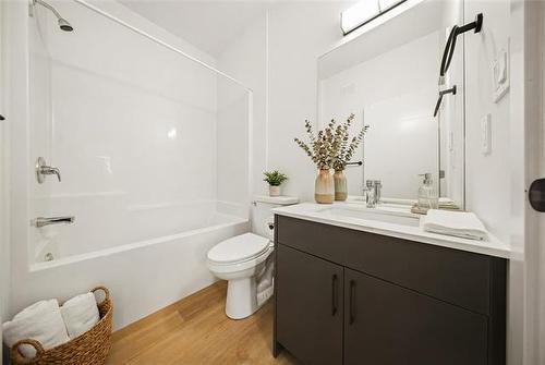 27 Indra Cr, Winnipeg, MB 