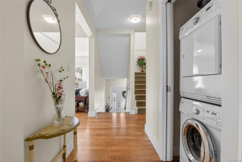 5992 Stonehaven Dr, Duncan, BC - Indoor Photo Showing Laundry Room