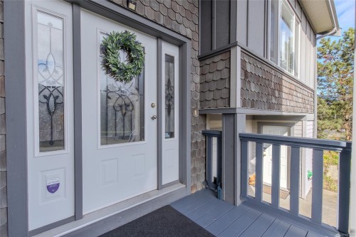 5992 Stonehaven Dr, Duncan, BC - Outdoor With Exterior