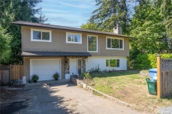 1728 Robin Hill Dr Shawnigan Lake, BC V0R 2W0