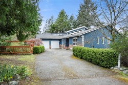 4864 Black Bear Ridge Nanaimo, BC V9T 6J4