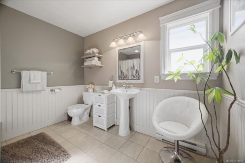 1971 Woodridge Rd, Nanaimo, BC 