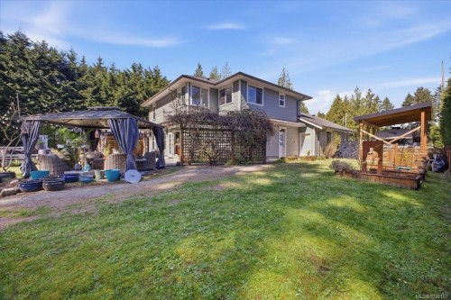 1971 Woodridge Rd, Nanaimo, BC 