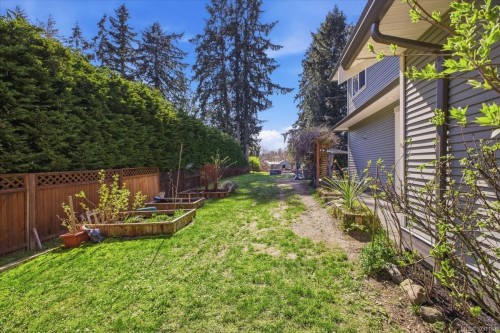 1971 Woodridge Rd, Nanaimo, BC 