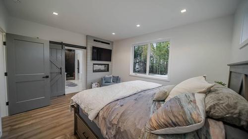2106 Whistle Wood Way, Cranbrook, BC - Indoor Photo Showing Bedroom