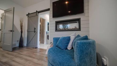 2106 Whistle Wood Way, Cranbrook, BC - Indoor With Fireplace