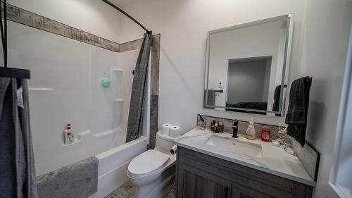 2106 Whistle Wood Way, Cranbrook, BC - Indoor Photo Showing Bathroom