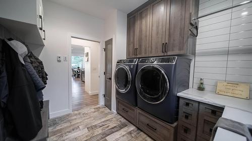 2106 Whistle Wood Way, Cranbrook, BC - Indoor Photo Showing Laundry Room