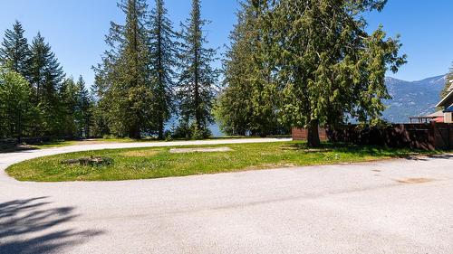 13488 Lakeshore Drive, Boswell, BC - Outdoor
