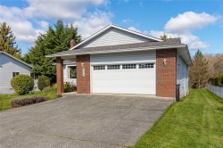 994 Meadowview Pl Saanich, BC V8Z 7E2