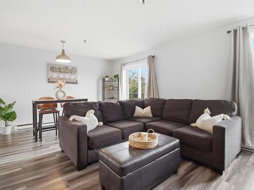 215 75 Collins Grove  Dartmouth, NS B2W 6B3