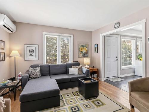 198 Cresthaven Drive, Halifax, NS 