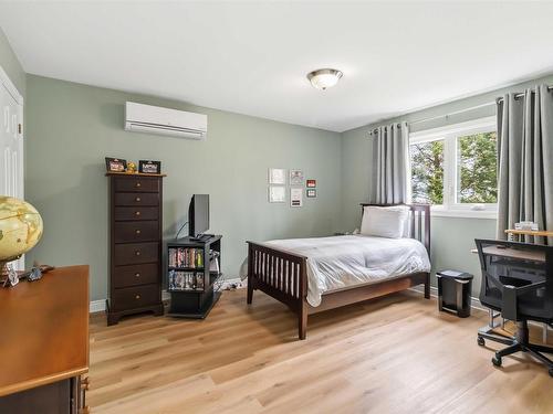 198 Cresthaven Drive, Halifax, NS 