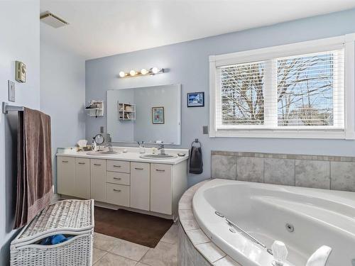 198 Cresthaven Drive, Halifax, NS 