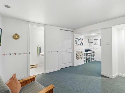 198 Cresthaven Drive, Halifax, NS 